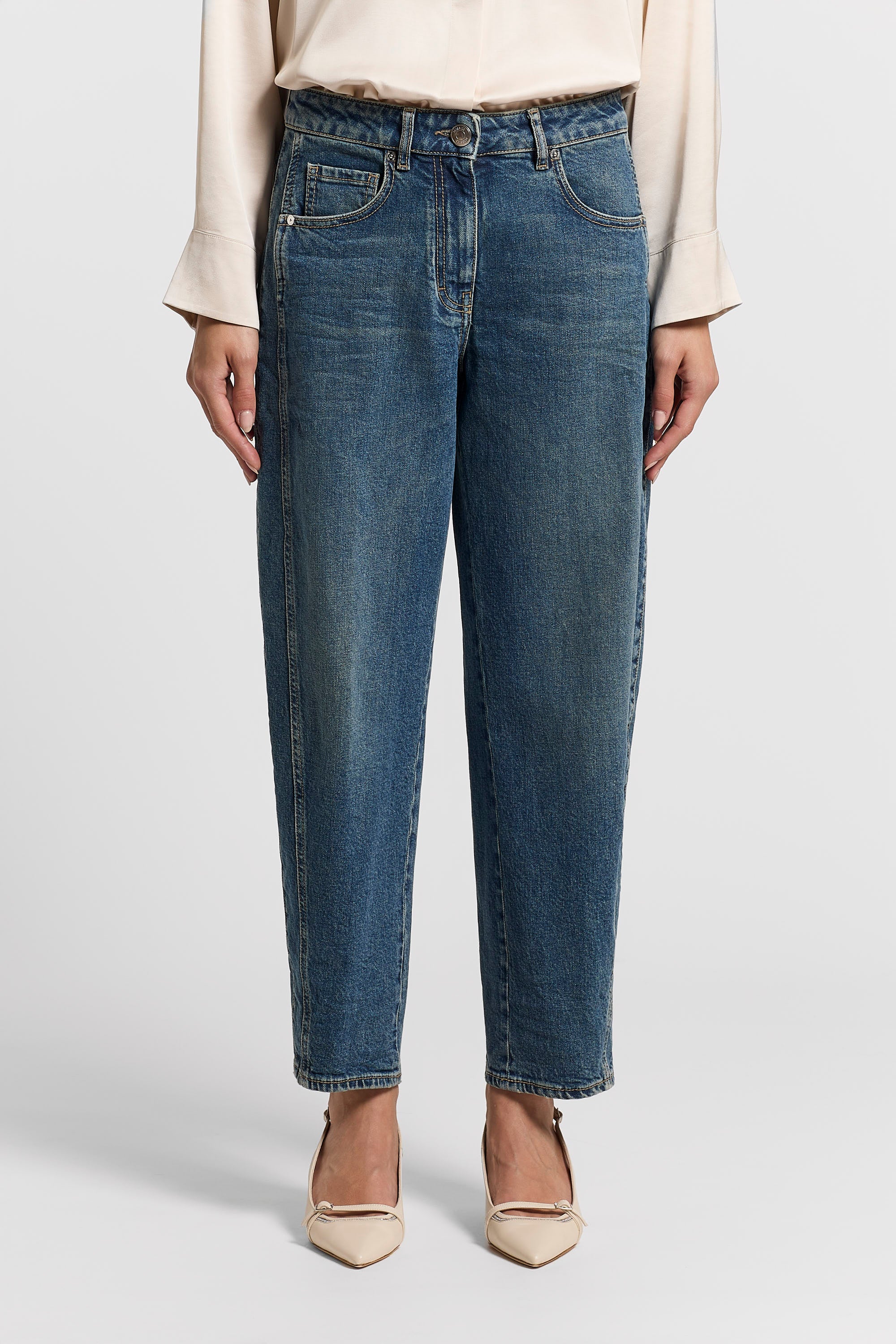 mamepelleqデニム　34 Carrot-leg stonewash jeans | Peserico US