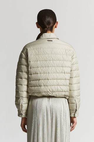 Spread-collar down jacket