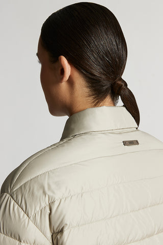 Spread-collar down jacket