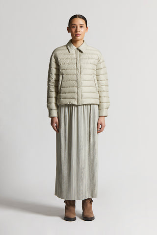 Spread-collar down jacket