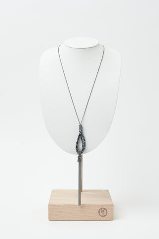 Long crystal glass necklace with pendant