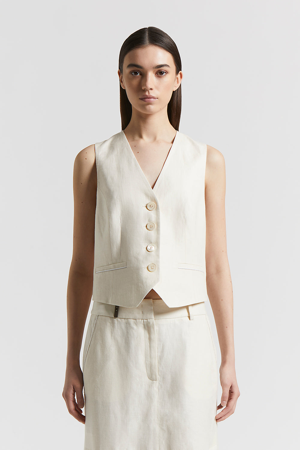 ボトムスその他 Peserico Tailored Linen Gilet With Deep V-Neckline Plain-coloured pure linen gabardine waistcoat | Peserico US