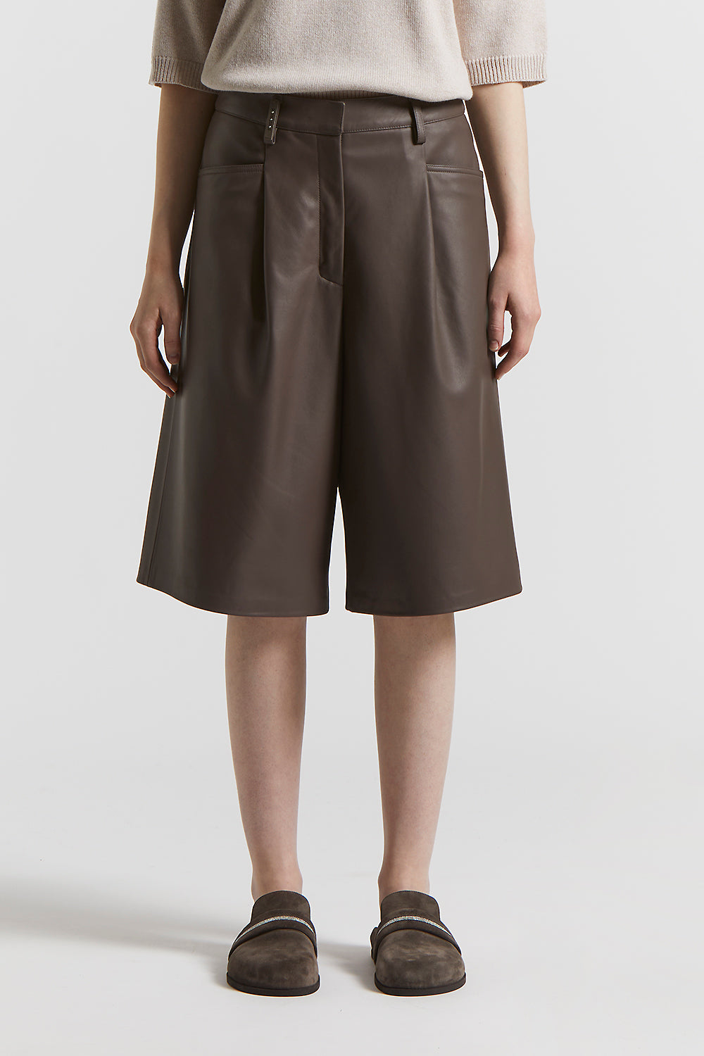 パンツ PESERICO Women Shorts Burmudas P04572 01972 002 234688 WHI Nappa lambskin bermuda shorts | Peserico US