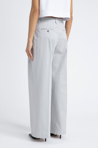 Pleated trousers in cotton silk gabardine and tencel