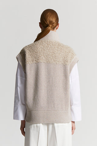 Fur-stitch vest