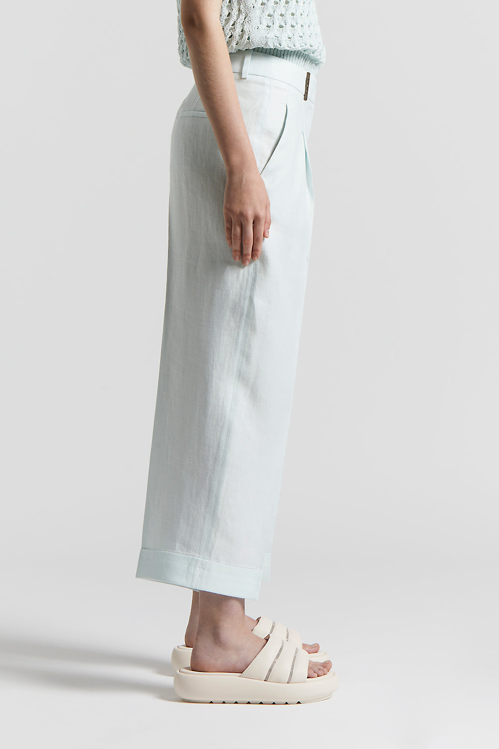 Plain-coloured pure linen gabardine waistcoat | Peserico US
