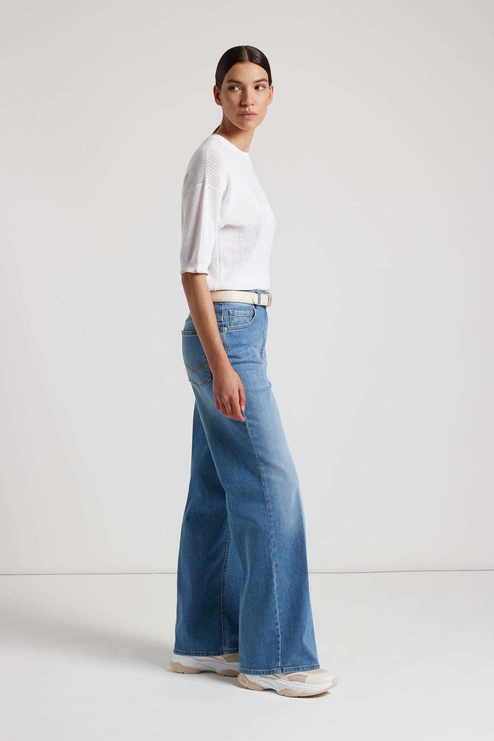 デニム・ジーパン Peserico Tailored Blue Trousers With Five-Pocket Design 5-pocket trousers in lightweight comfort cotton denim