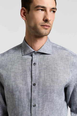 Classic shirt with spread collar