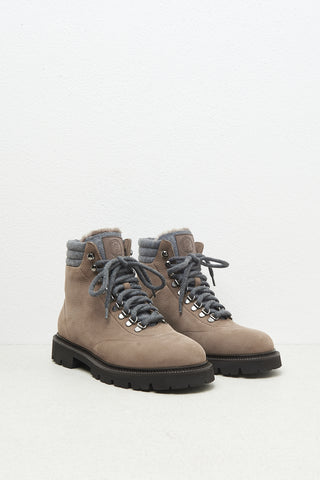 Nabuk leather and sheepskin mountain boots