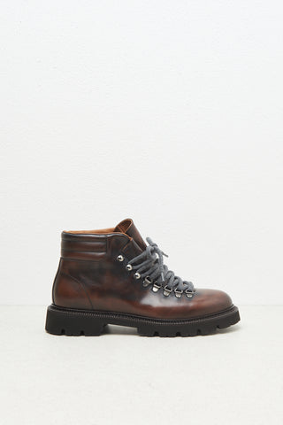 Vintage-effect leather mountain boots