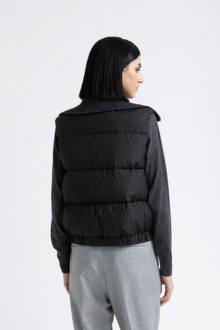 Sleeveless goose down jacket with tricot collar