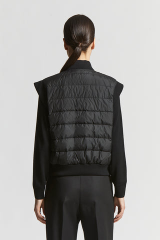 Short sleeveless down jacket with bomber collar