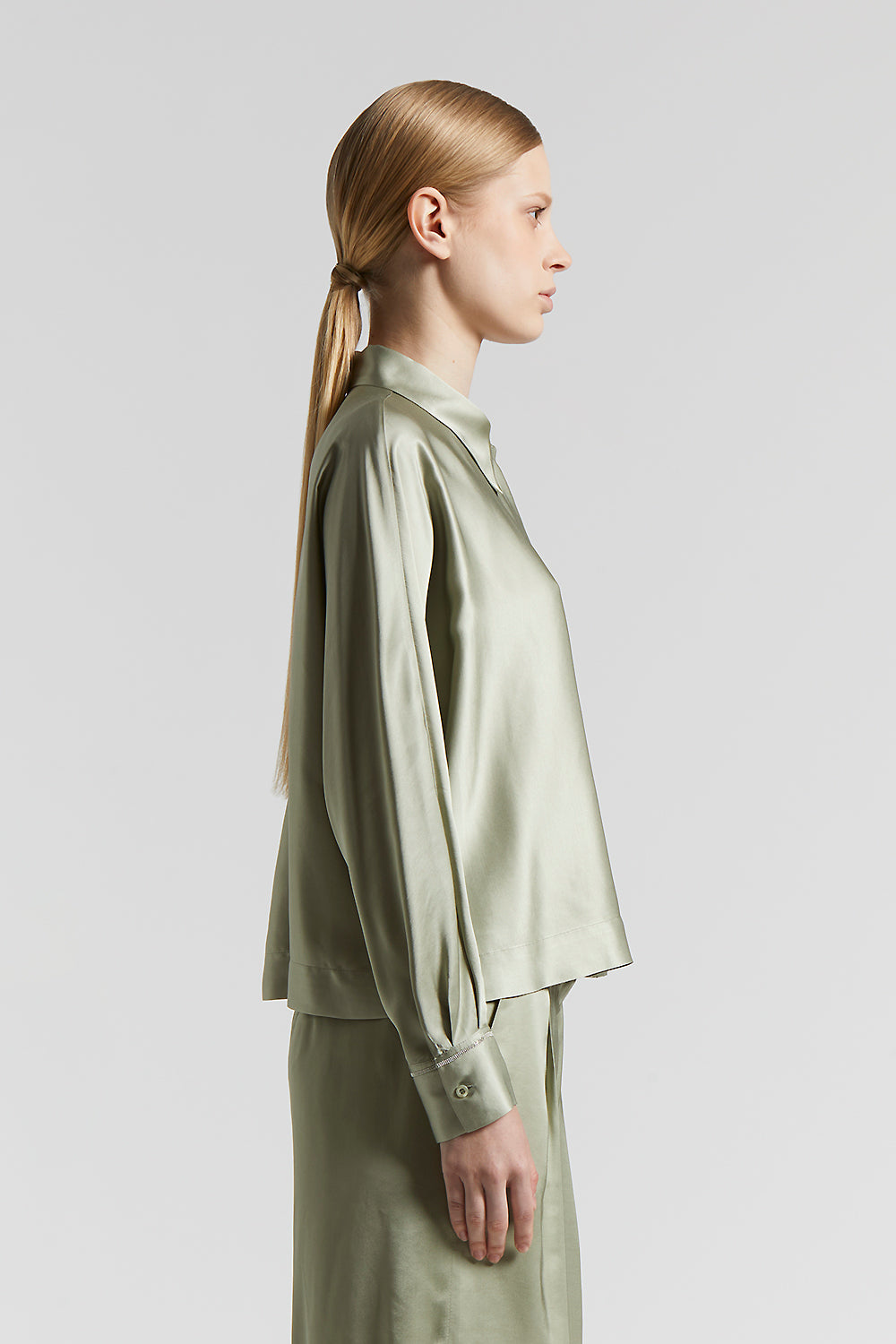 Tシャツ・カットソー PESERICO FW23 Silk satin T-shirt (S06911 02372 648) Shiny stretch silk satin T-shirt | Peserico US
