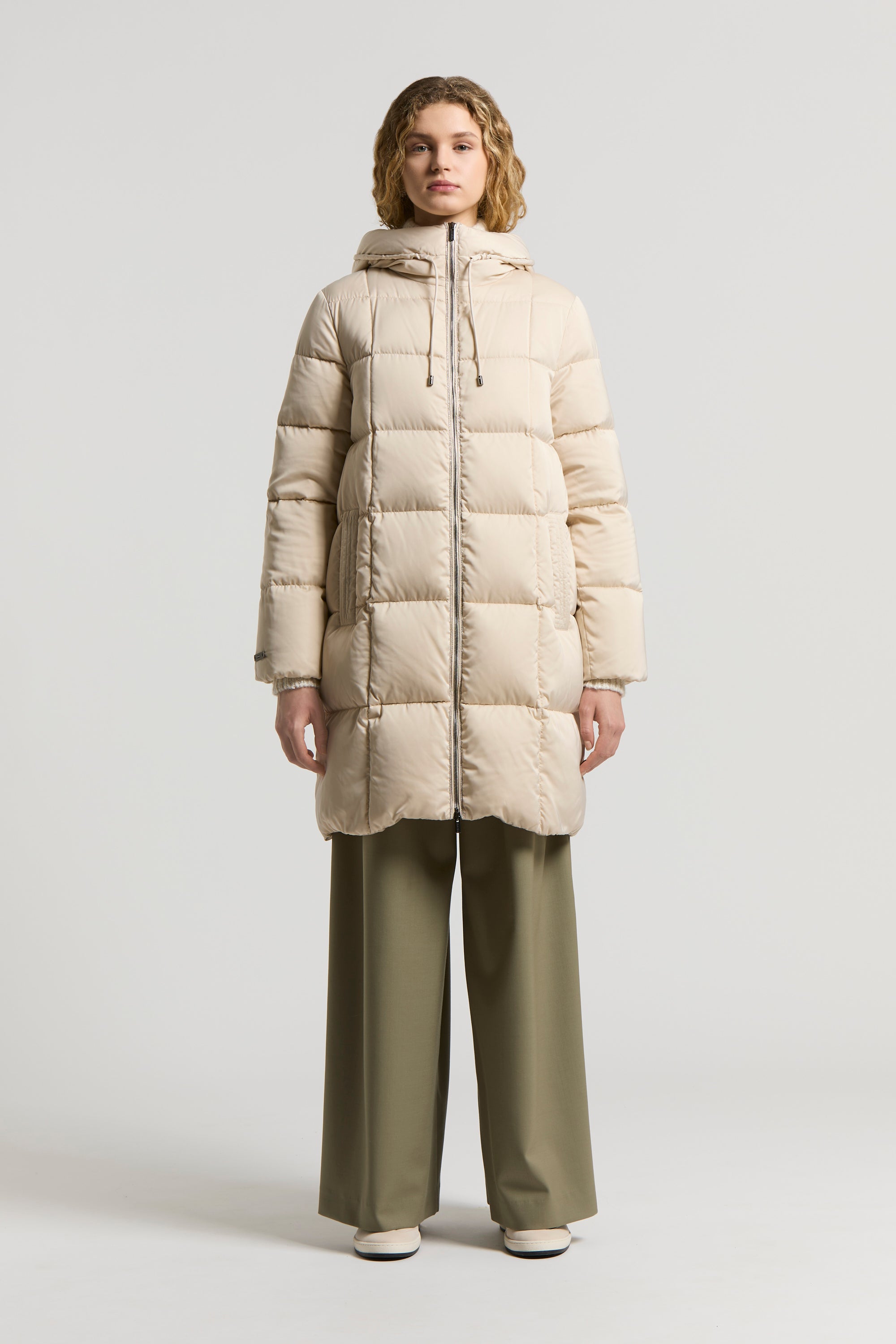 Short down jacket with shearling inserts | Peserico US