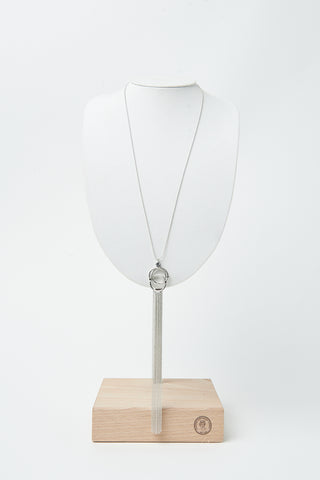 Pendant necklace with intertwined rings