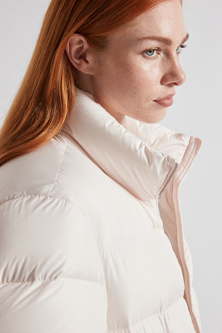 Three-quarter-sleeved drip-proof short down jacket